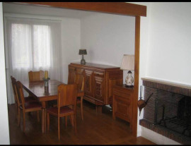 
                                                                                        Location
                                                                                         Maison proche commerces écoles et transports