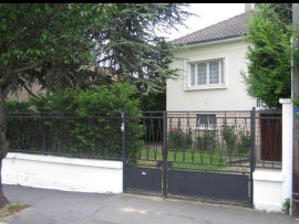 
                                                                                        Location
                                                                                         Maison proche commerces écoles et transports