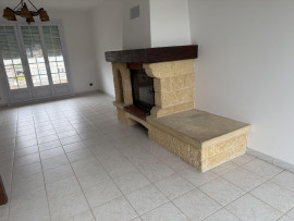 
                                                                                        Location
                                                                                         Maison quartier calme