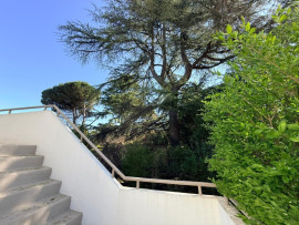 
                                                                                        Vente
                                                                                         Maison rénovée Bergerac 3 chambres – Jardin, double garage, aucun travaux