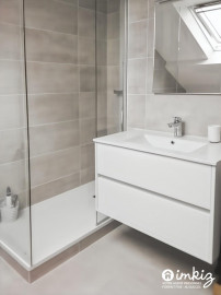 Vente
                                                                                Maison renovée en 2024, proche commerces, port