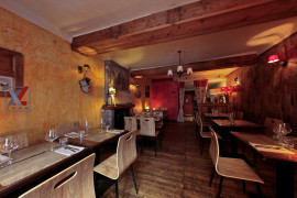 
                                                                                        Vente
                                                                                         MAISON + RESTAURANT