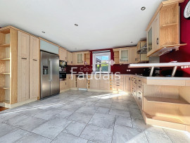 
                                                                                        Vente
                                                                                         Maison Saint-Gilles volumes généreux 189 m2 