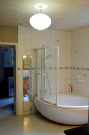 Vente
Maison semi bourgeoise rénovée, 4ch et 1 bureau