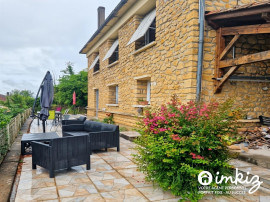 Vente
Maison située sur hauteur avec grand terrasse