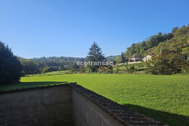 Vente
Maison spacieuse avec grand terrain à Artas