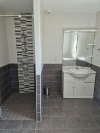 
                                                                                        Location
                                                                                         Maison style charentaise