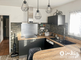 
                                                                                        Vente
                                                                                         Maison sur sous-sol total, rénovée, 4 chambres