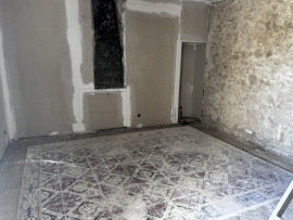 
                                                                                        Vente
                                                                                         maison T2 + cour 40 m² à terminer en campagne