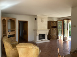 
                                                                                        Vente
                                                                                         maison T3 plain-pied avec garage sur 900 m²
