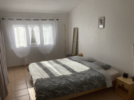 
                                                                                        Vente
                                                                                         Maison T4, 3 chbres, gge sur 325 m²