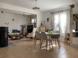 
                                                                                        Vente
                                                                                         Maison T4, 3 chbres, gge sur 325 m²