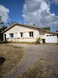 Location
Maison T5 / 92.5 m² / Créon / Nu