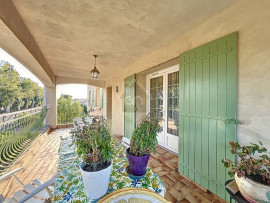 
                                                                                        Vente
                                                                                         Maison T7 avec extérieur