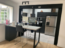 
                                                                                        Location
                                                                                         Maison très lumineuse 
Refaite à neuf