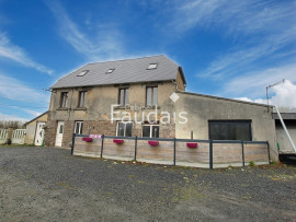 
                                                                                        Vente
                                                                                         Maison trois chambres avec hangar ouvert