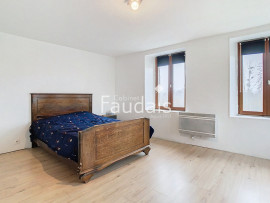 
                                                                                        Vente
                                                                                         Maison trois chambres avec hangar ouvert