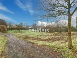 
                                                                                        Vente
                                                                                         Maison trois chambres avec hangar ouvert