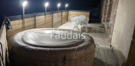 
                                                                                        Vente
                                                                                         Maison trois chambres avec hangar ouvert