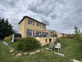 
                                                                        Location
                                                                         Maison 🏡 type 5 très spacieuse agréable