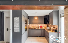 
                                                                                        Vente
                                                                                         Maison vue étang de Thau, piscine, jardin.