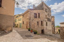 
                                                                                        Vente
                                                                                         MAISOND E VILLAGE - SAINT JEANNET