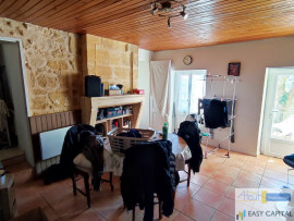 Vente
Maisonnette pierre avec terrasse et jardinet