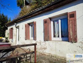 Vente
Maisonnette pierre avec terrasse et jardinet