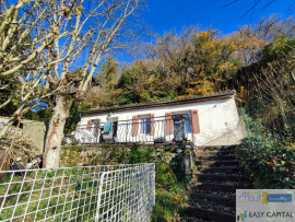 Vente
Maisonnette pierre avec terrasse et jardinet