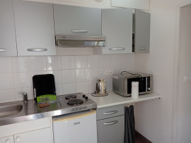 
                                                                                        Location
                                                                                         Maisonnette rénovée très bien isolée calme assuré
