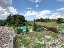 
                                                                                        Vente
                                                                                         Mas Mitoyen avec dépendances et piscine.