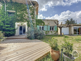 
                                                                                        Vente
                                                                                         Mas Mitoyen avec dépendances et piscine.