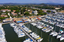 
                                                                                        Vente
                                                                                         Mazet 3 pièces 44 m2 avec 2 terrasses La Londe Les Maures