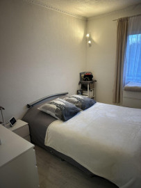 
                                                                                        Location
                                                                                         Mazet avec jardin