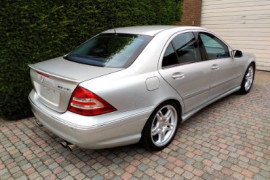 
                                                                                        Voiture
                                                                                         Mercedes-Benz C 55 AMG