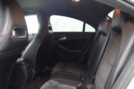
                                                                                        Voiture
                                                                                         Mercedes-Benz CLA 2.0 CLA250 AMG Sport Coupe 7G-DCT 4MATIC Euro 6 (s/s) 4dr