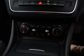 
                                                                                        Voiture
                                                                                         Mercedes-Benz CLA 2.0 CLA250 AMG Sport Coupe 7G-DCT 4MATIC Euro 6 (s/s) 4dr