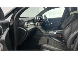 
                                                                                        Voiture
                                                                                         Mercedes-Benz GLC-Class