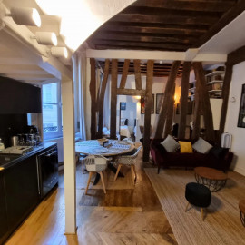 Location
Merveilleux appartement, très calme, très bon quartier, Paris (loyer tout inclus)