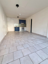 
                                                                                        Vente
                                                                                         METRO GOBELIN/BOULEVARD SAINT MARCEL.