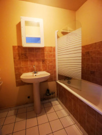 
                                                                                        Location
                                                                                         Meublé moderne et chaleureux