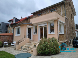 Vente
Meulière avec 5 chambres dont 2 dans une maison annexe aménag?