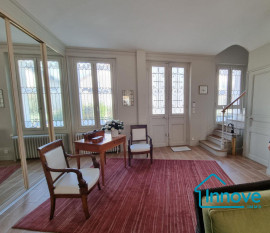 Vente
Meulière avec 5 chambres dont 2 dans une maison annexe aménag?