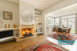 Vente
Meulière avec 5 chambres dont 2 dans une maison annexe aménag?