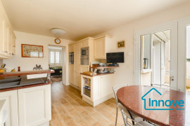 Vente
Meulière avec 5 chambres dont 2 dans une maison annexe aménag?