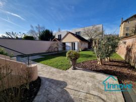 Vente
Meulière avec 5 chambres dont 2 dans une maison annexe aménag?
