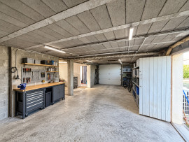 
                                                                                        Vente
                                                                                         MEYZIEU – MAISON INDIVIDUELLE AVEC JARDIN DE 80 M² HABITABLES ET 80 M² SUPPLÉMENTAIRES À AMÉNAGER