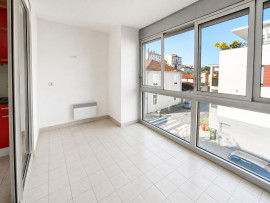 
                                                                                        Vente
                                                                                         Montchat, 93m², annexes rares : garage + cave 25m²