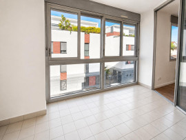 
                                                                                        Vente
                                                                                         Montchat, 93m², annexes rares : garage + cave 25m²