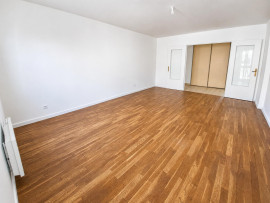 
                                                                                        Vente
                                                                                         Montchat, 93m², annexes rares : garage + cave 25m²